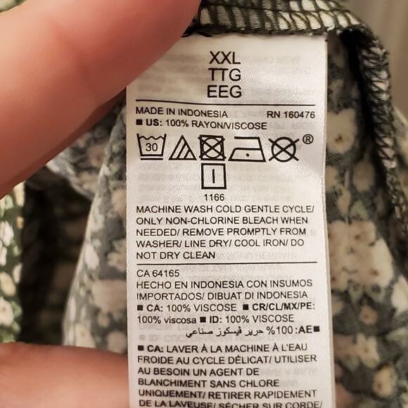 BUNDLE STRIPED and floral shirts plus‎ size 2X - Picture 8 of 9